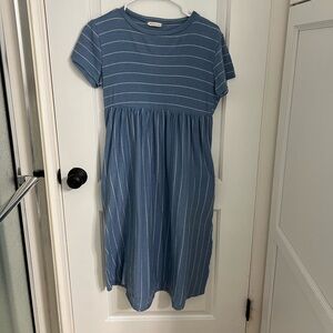 Short sleeve women’s dress